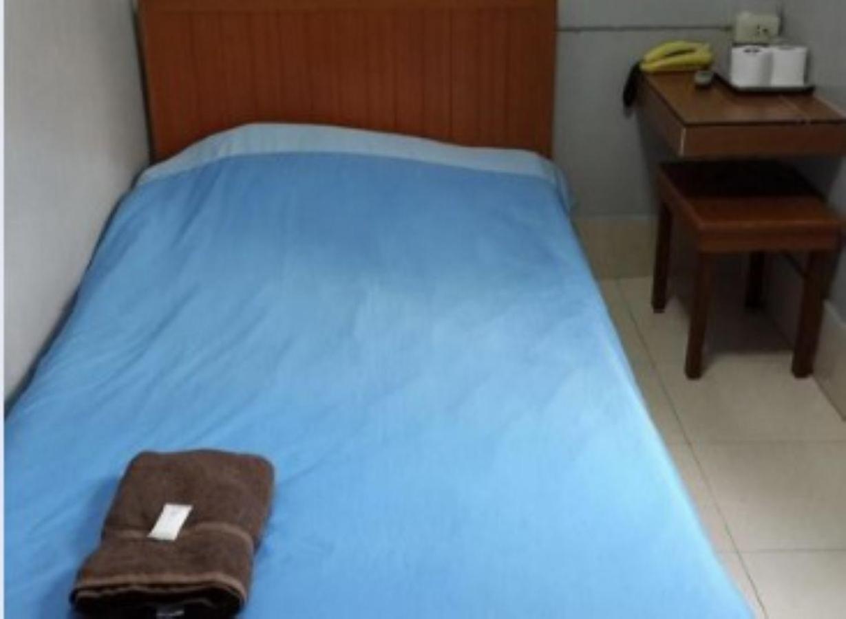 Inn White Orchid I