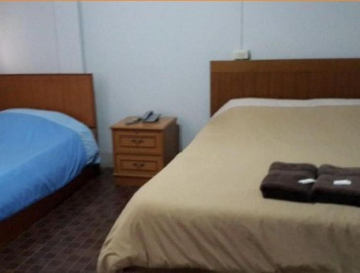 Inn White Orchid I